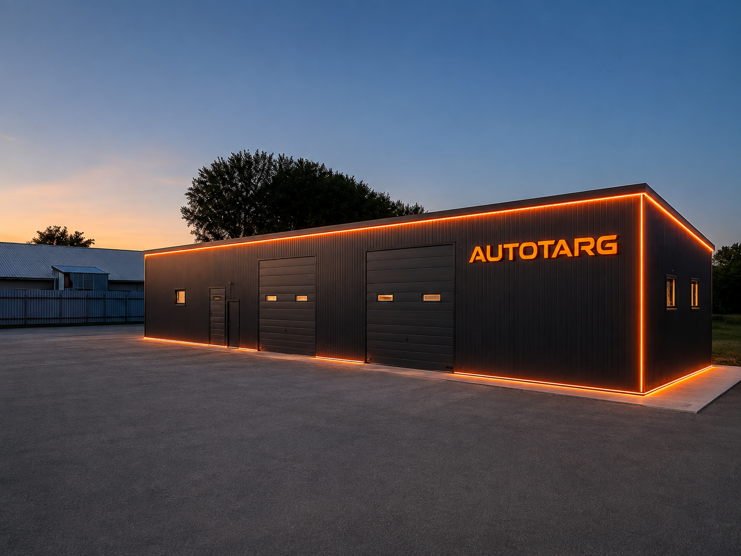 Az Autotarg dunaharaszti telephelye esti világítással